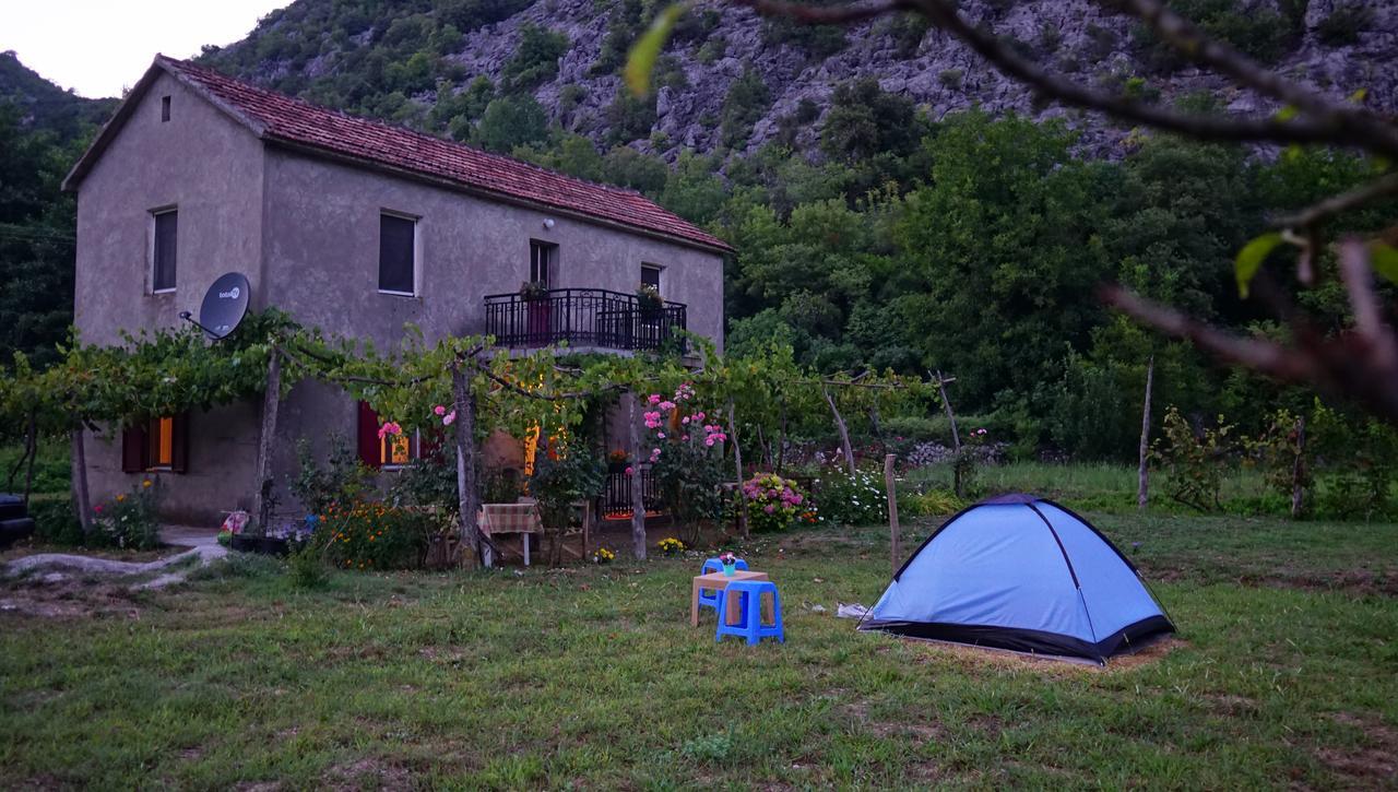 Camp Podkraj Hotel เวียร์ปาซาร์ ภายนอก รูปภาพ